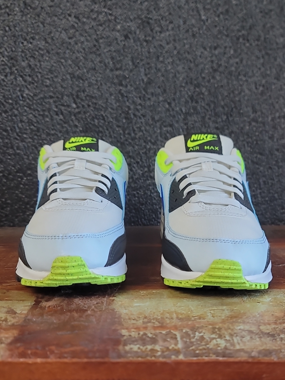 ๐ฅ Nike Air Max 90 ๐ฅ "White Blue Tint Volt" Wmns 9, Great Cond! Fast Shipping - Picture 4 of 12